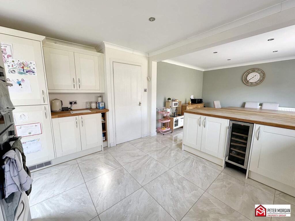 Open Plan Kitchen/ Dining Room