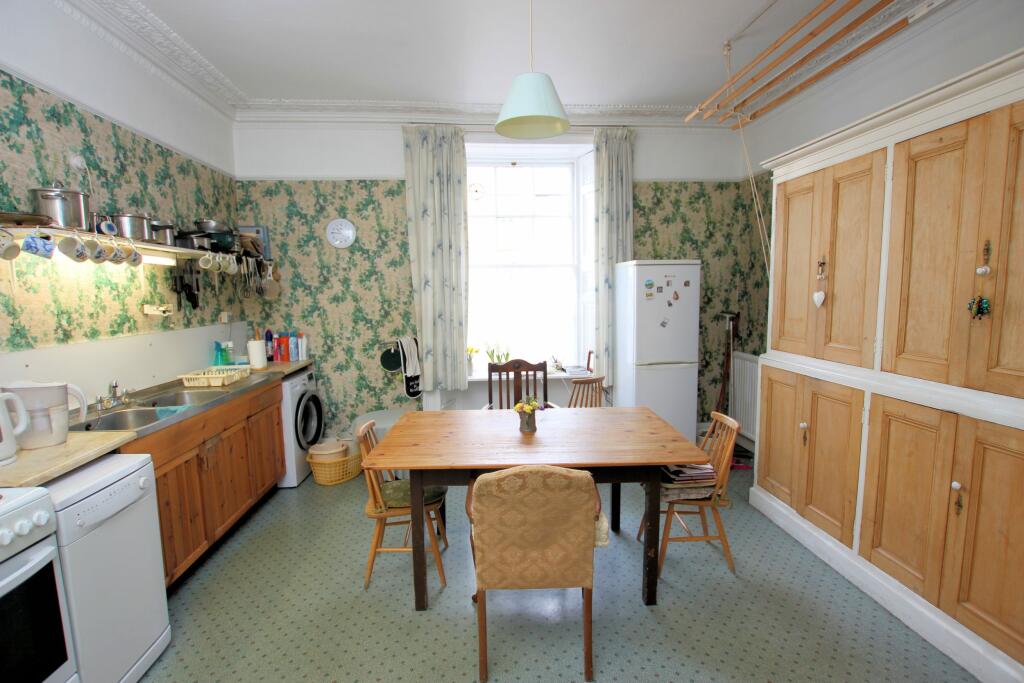 7 Castle Street, Kirkcudbright - Williamson and He