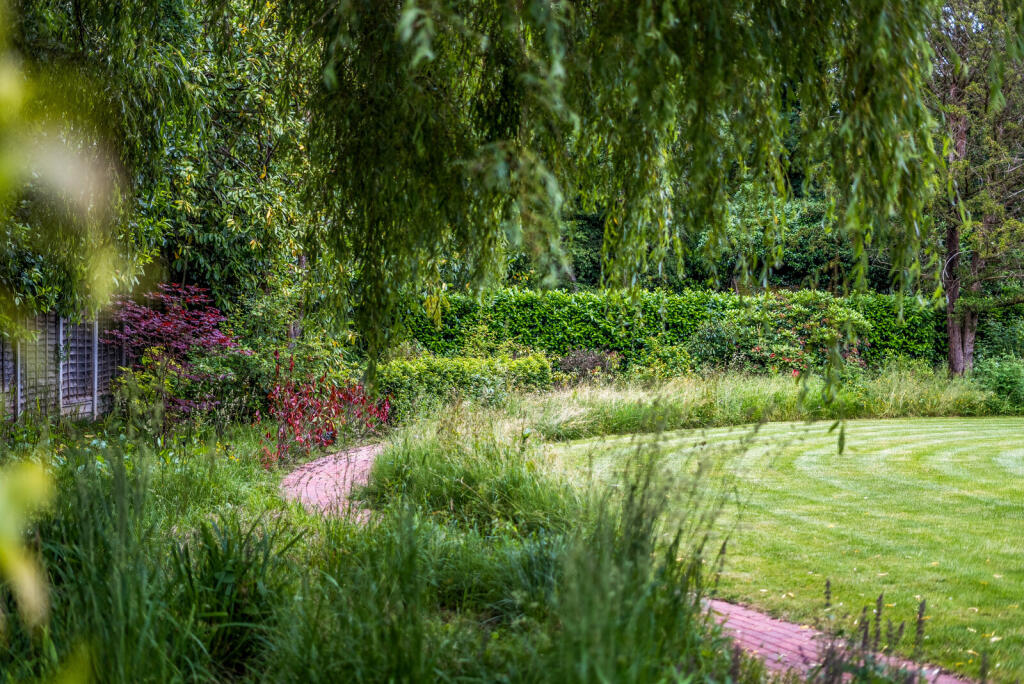 1303185-14-684b29...