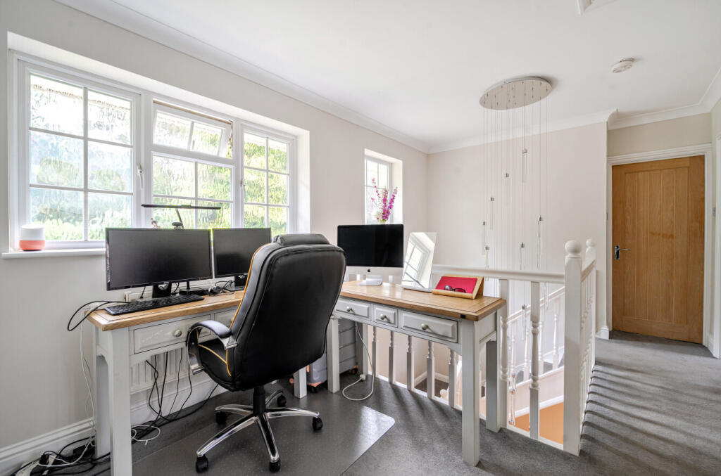 1341750-11-68a71b...