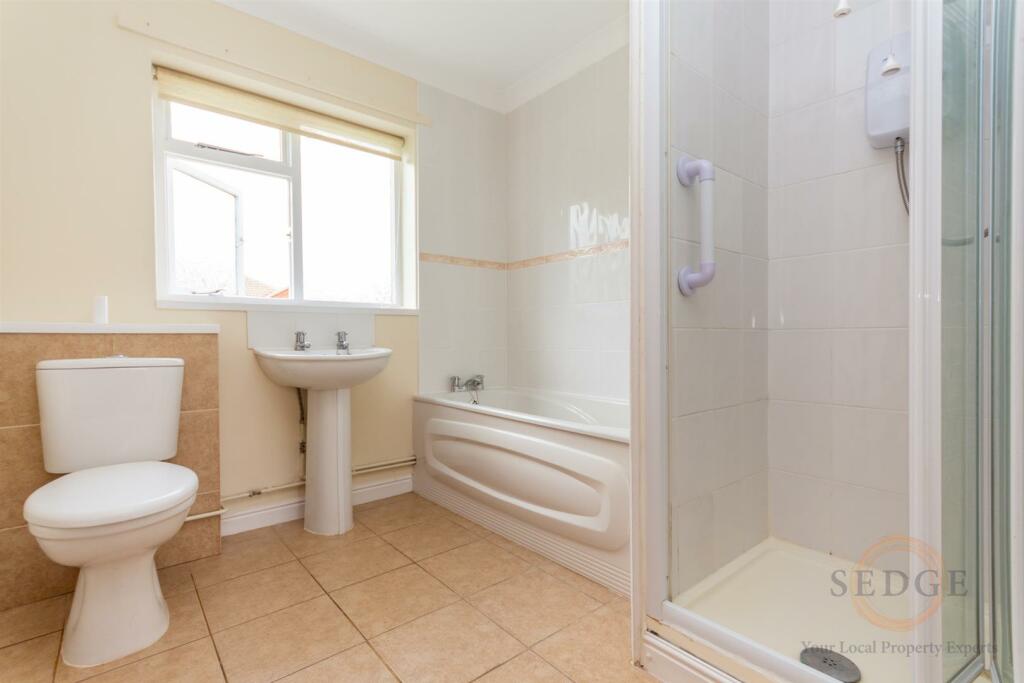 83 bckgate-04.jpg