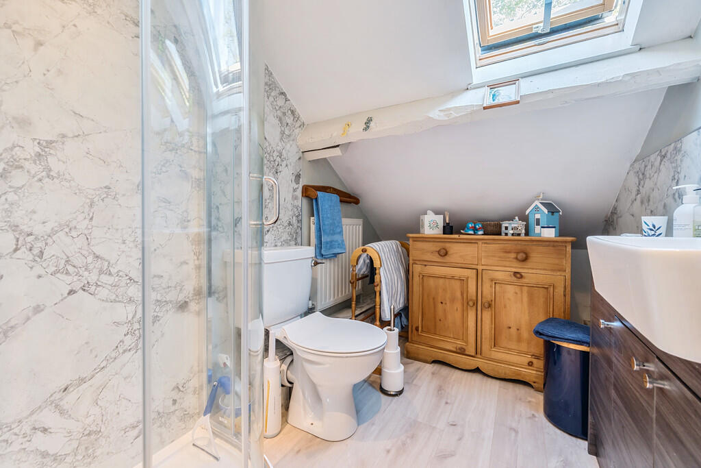 Bedroom 2 Ensuite