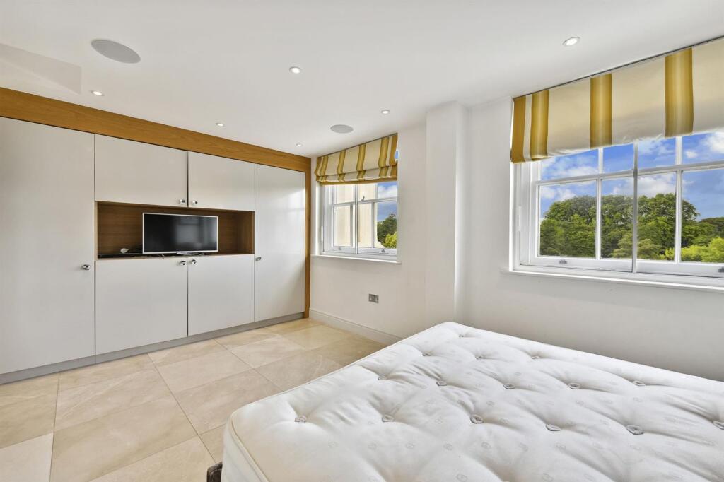 16 York Terrace West (2).jpg