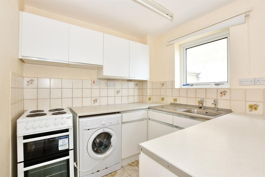 Kitchen/ Living Room