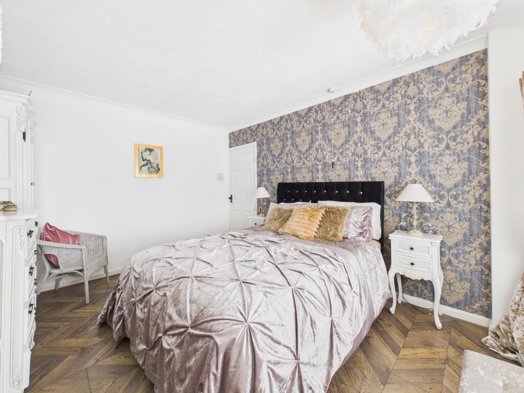 CAM05192G0-PR0090-STILL004