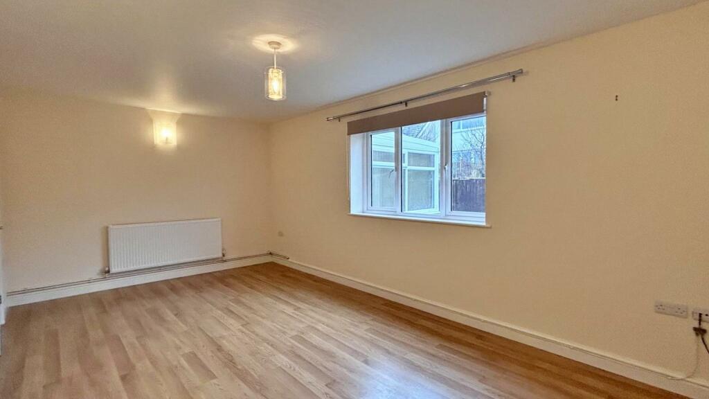 Living Room 1.jpg