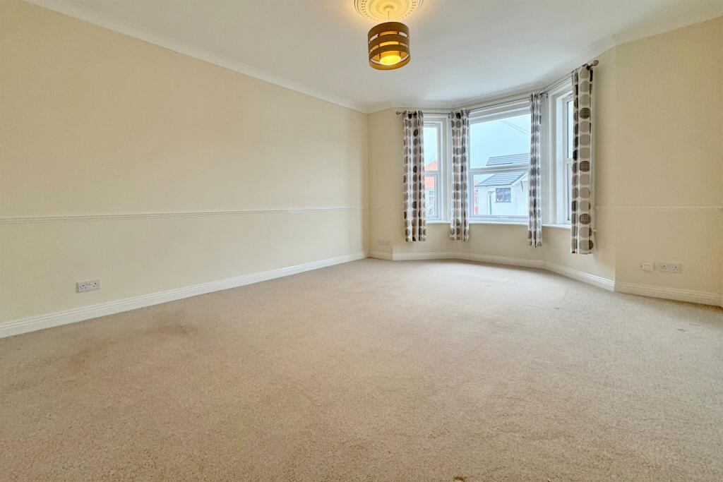 Living/Dining Area