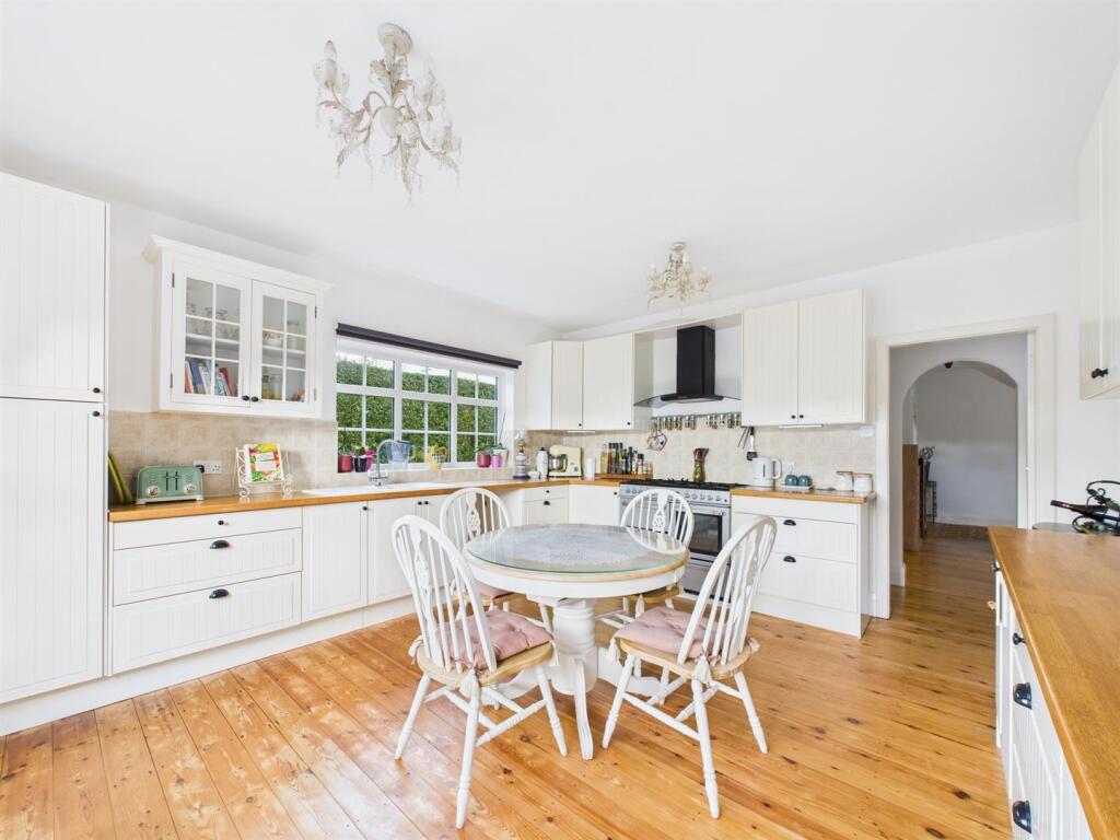 Kitchen/Dining Room