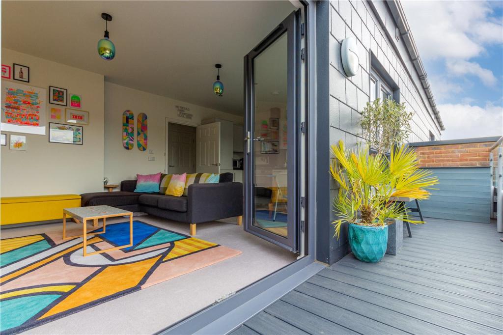 Lounge/Balcony