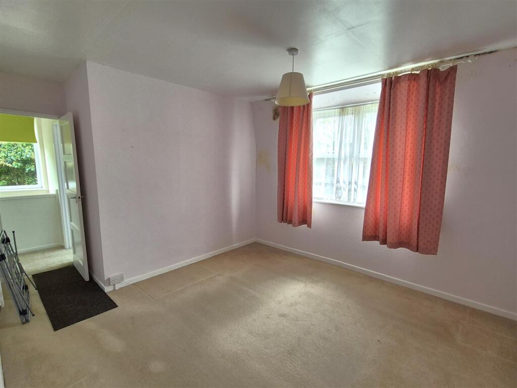 Front double bedroom
