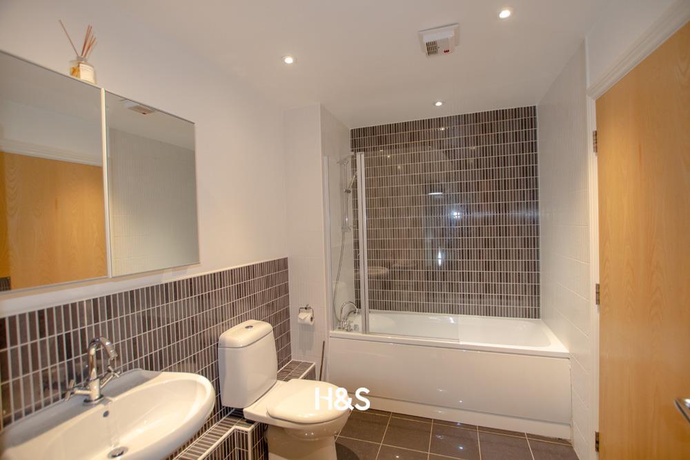50 Woodshires Road - bathroom.jpg