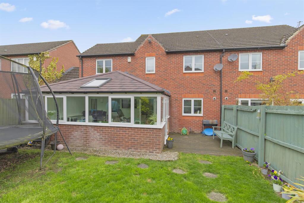 Rear Hawthorn Avenue