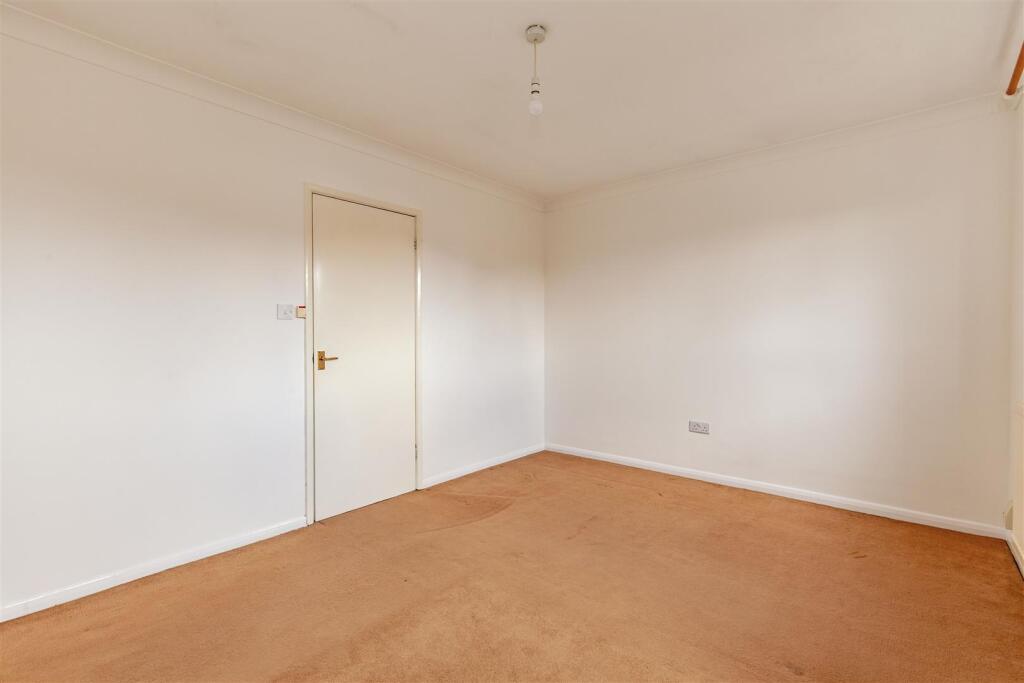 Bedroom 1-2.jpg