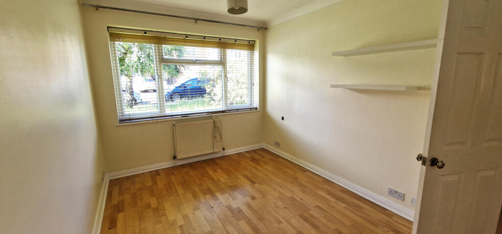 FRONT BEDROOM