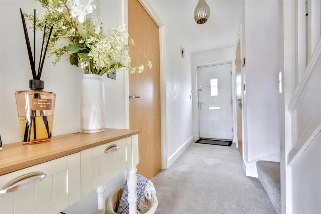 Entrance Hall_2.jpeg