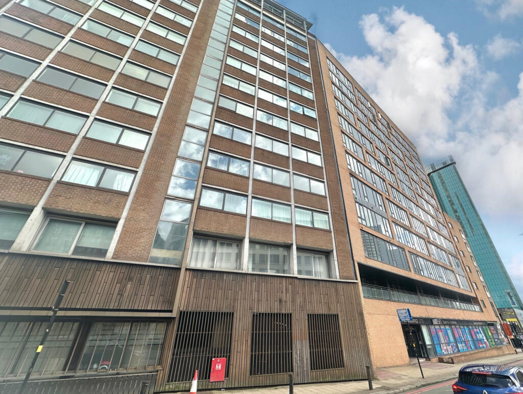 Furnished City Centre Apartment With Concierge