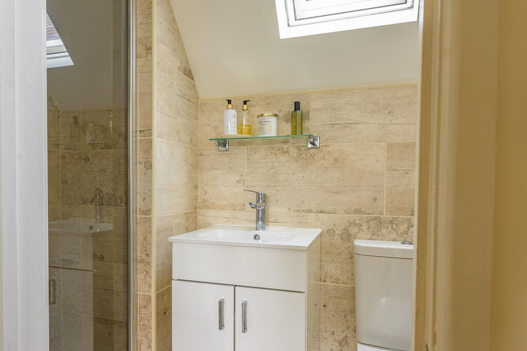 En-Suite to Bedro...