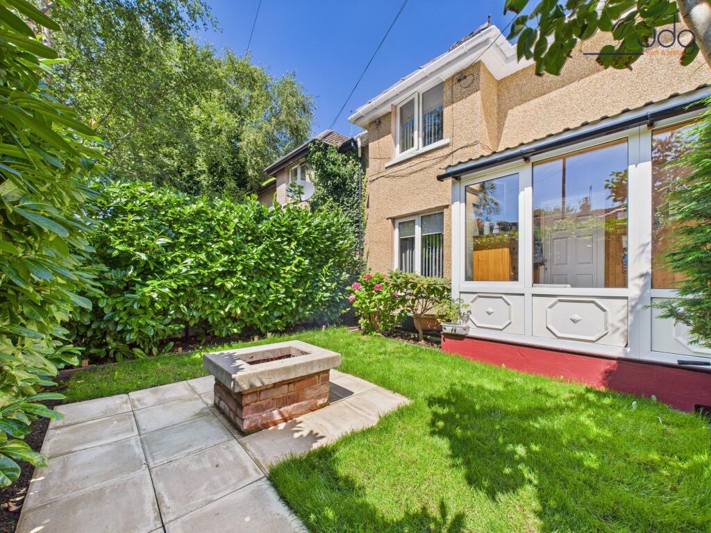 Garden with fire pit