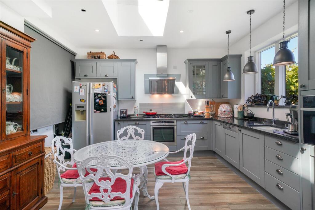 5 Oakwood Crescent - KRnnjddr0VFKEZquDZsX.jpg