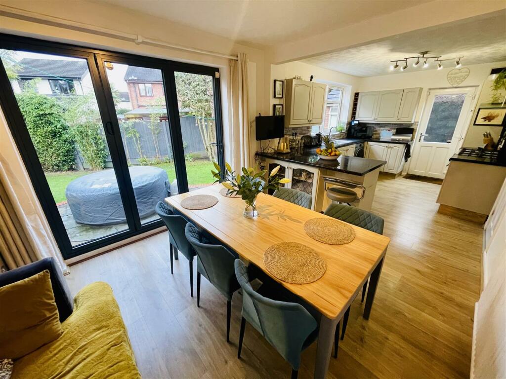 Open Plan Kitchen/Dining Room