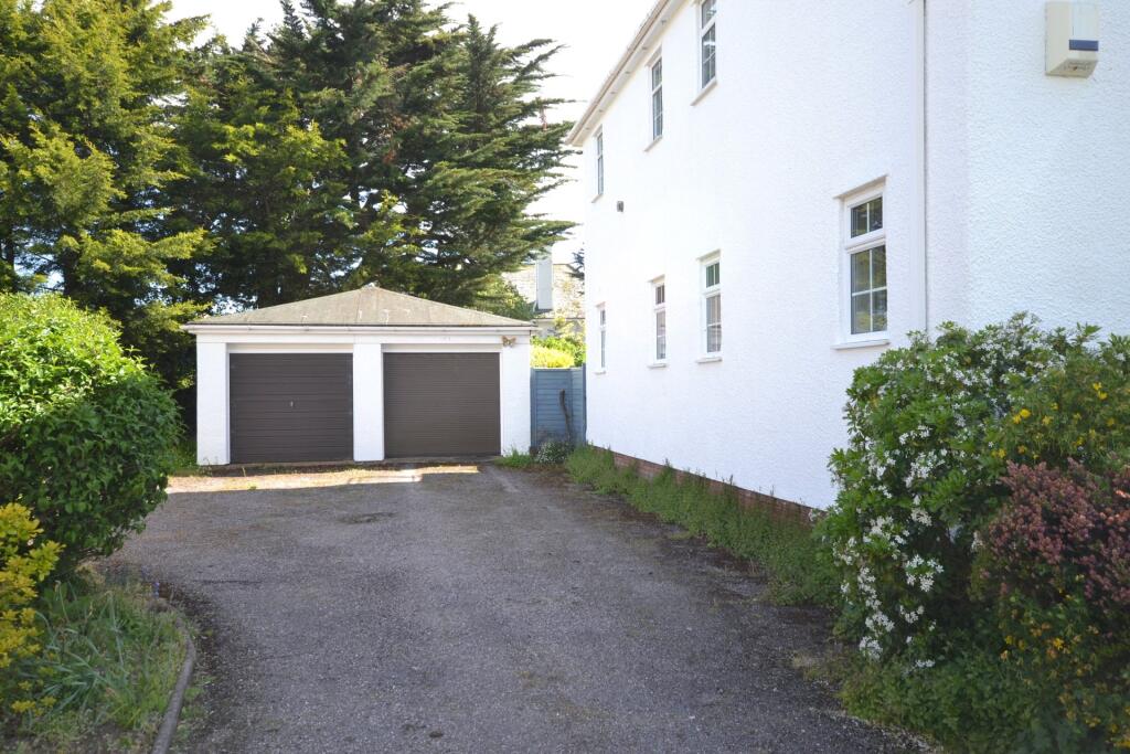 Entrance Driveway
