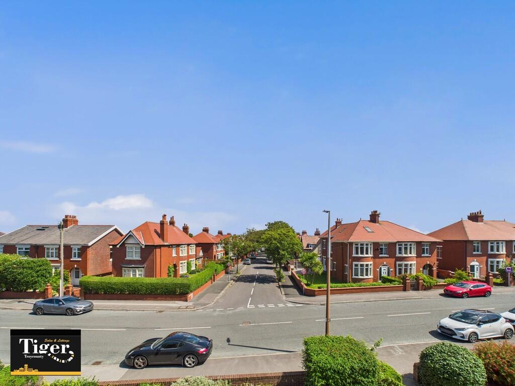 CAM02176G0-PR0643...