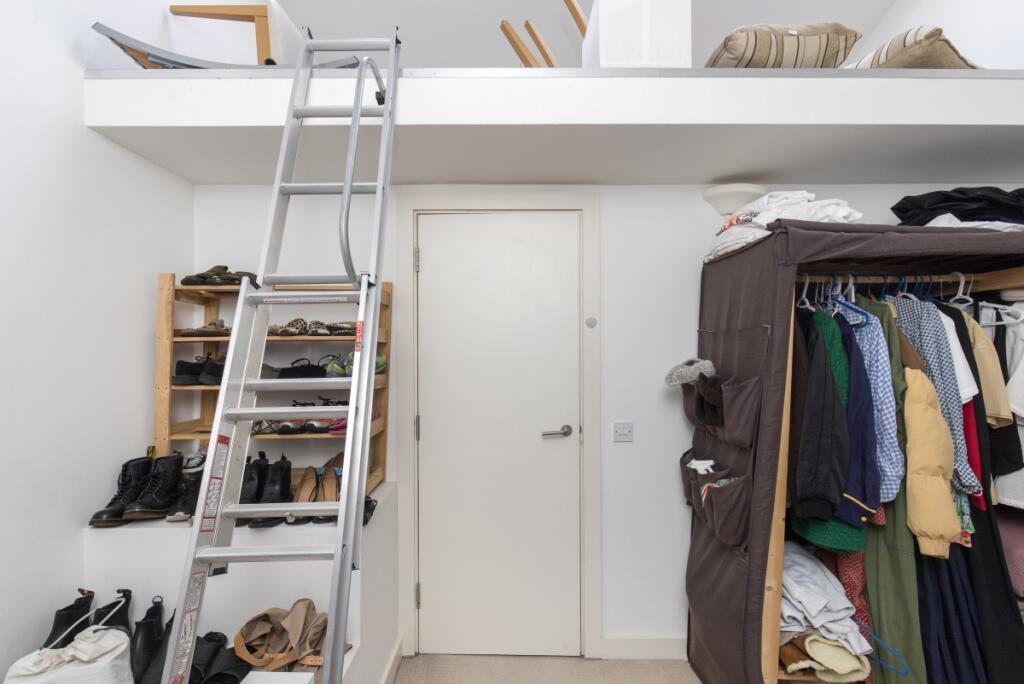 Red Square, 3 Pia...