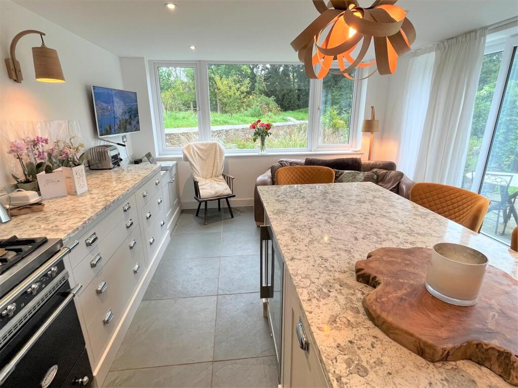 kitchen 4.JPG