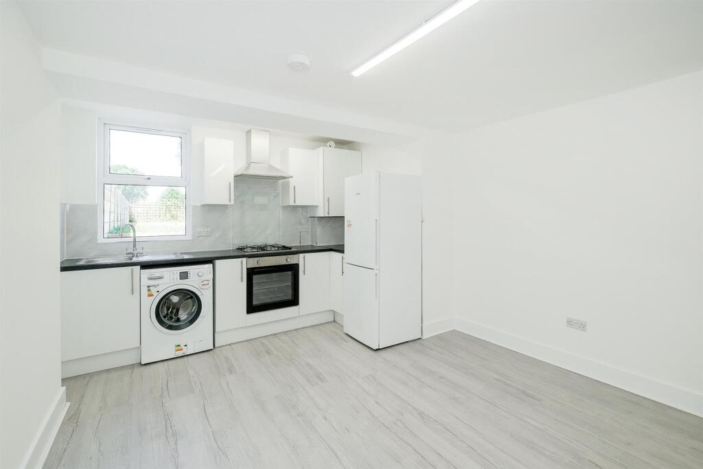 Kitchen Lounge (2).jpg