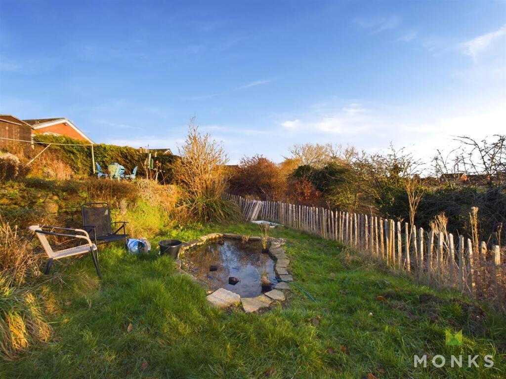 CAM01348G0-PR0594-STILL012.jpg