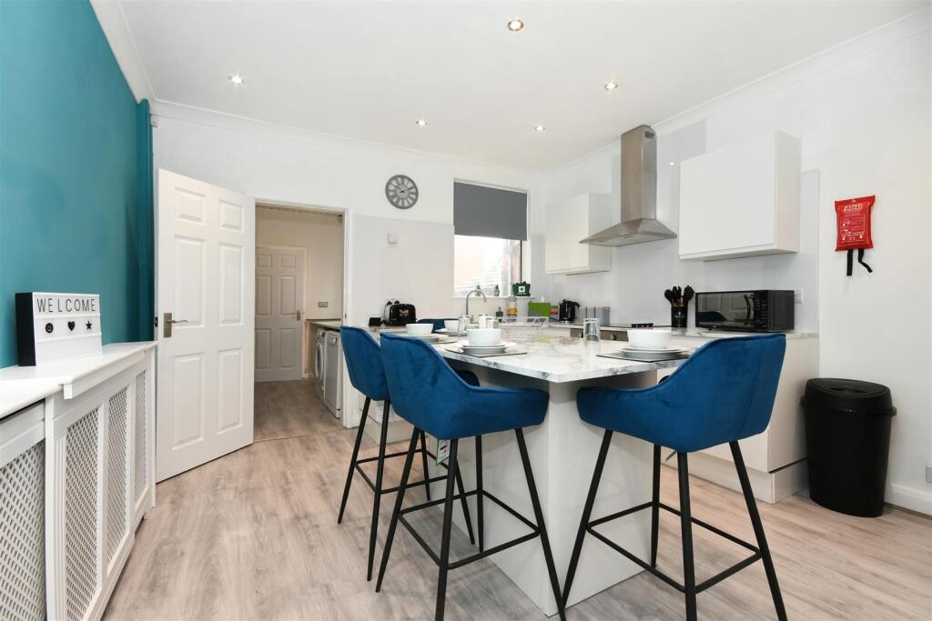 24 Holme Road-8.jpg
