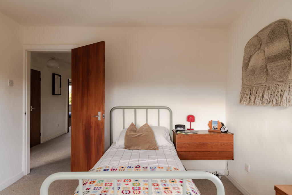 264923 - 1 Hallgarth 76.jpg