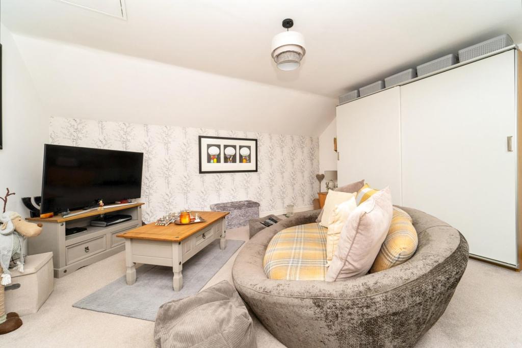 Sitting Room / Bed 3