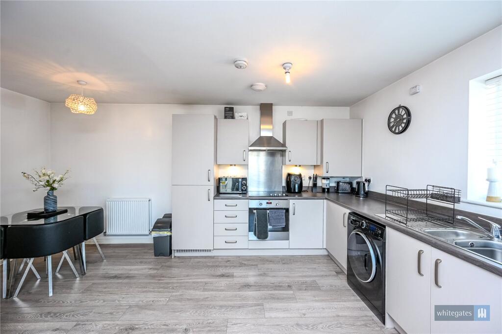 Living Room/Dining/K