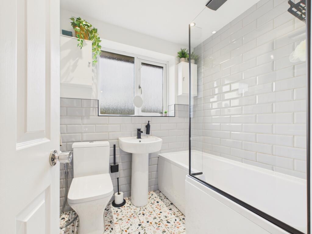 CAM05532G0-PR0009-STILL028