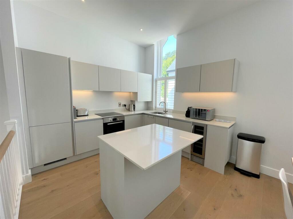 dining kitchen.JPG