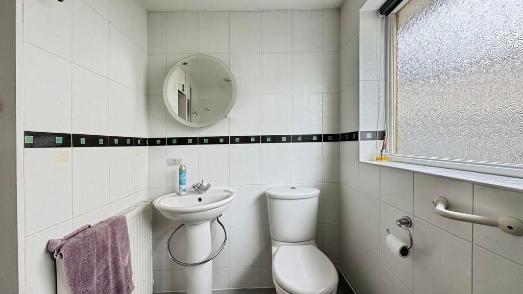 37569c7e-D-4E8C-B...