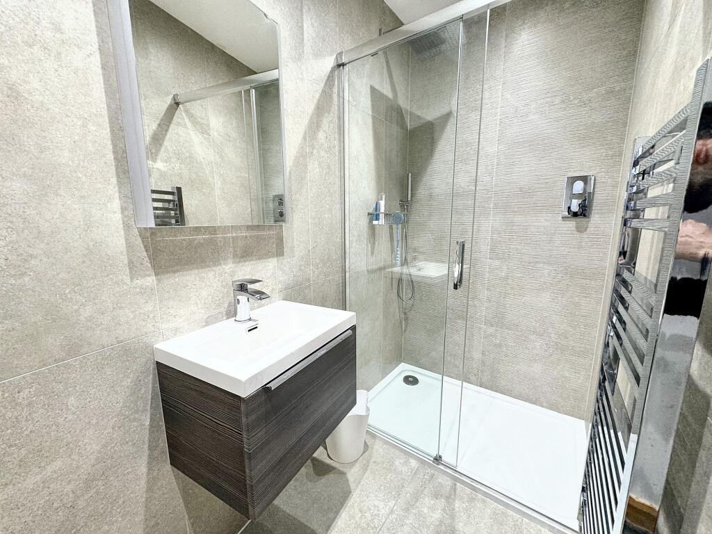 Bedroom Four En-suite
