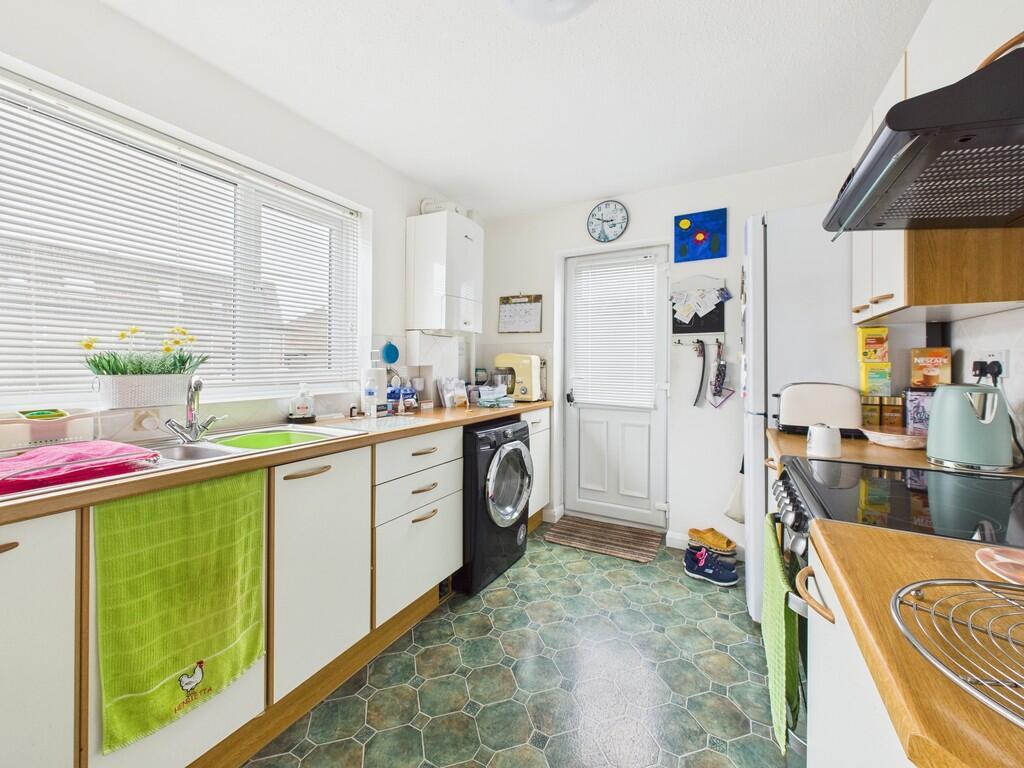 CAM03974G0-PR0208...