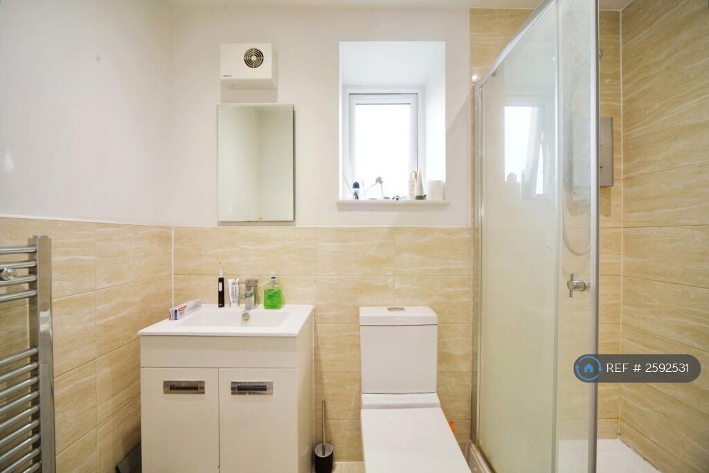 One Bedroom Apartment In Walthamstow Central