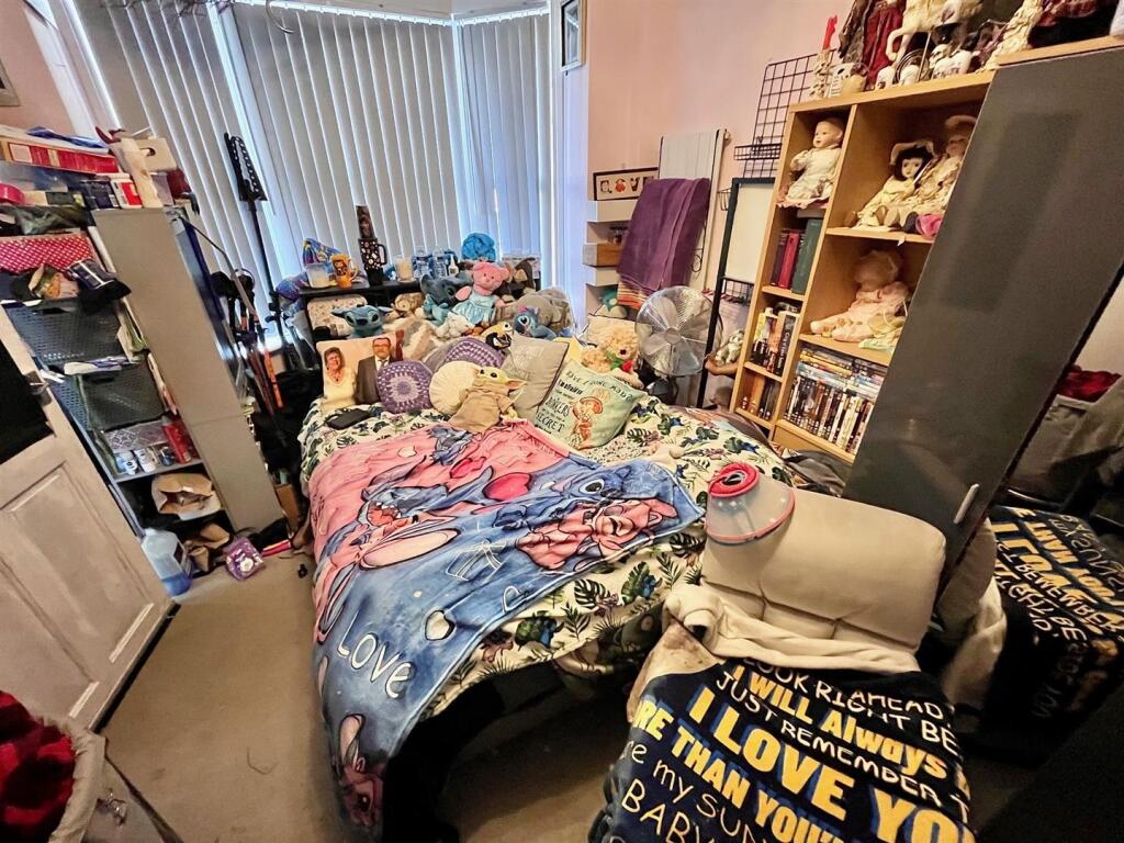 Sitting Room/Bedroom 4