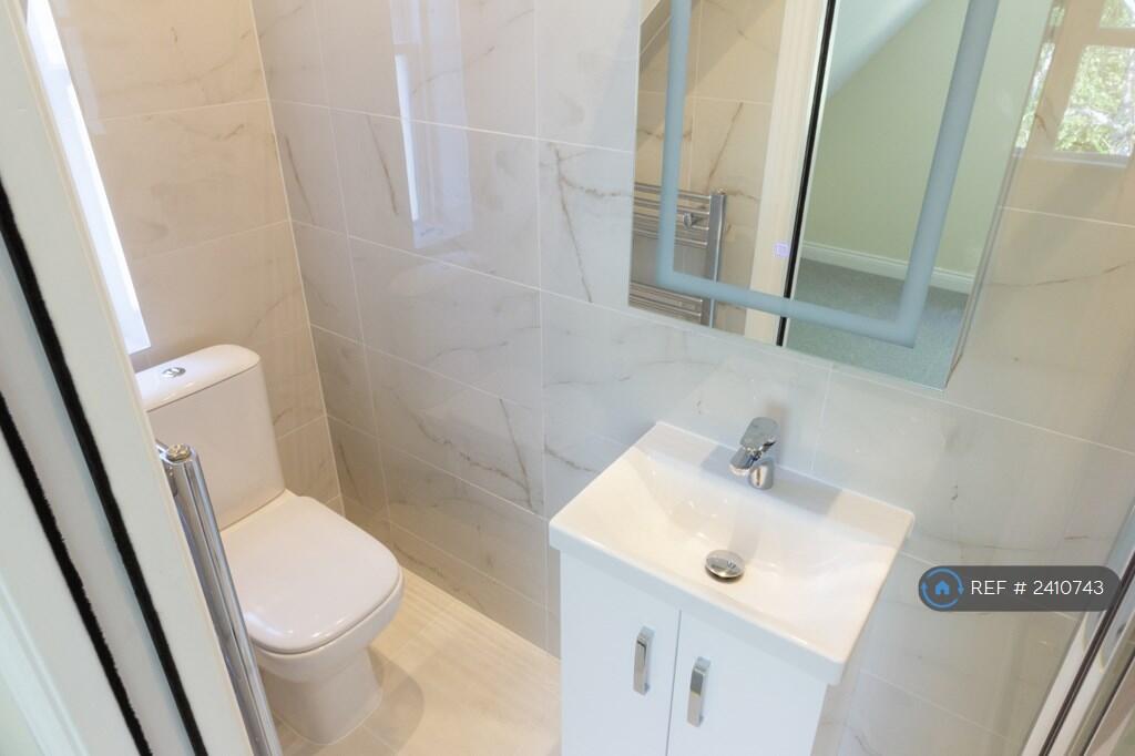Bedroom 3 Ensuite