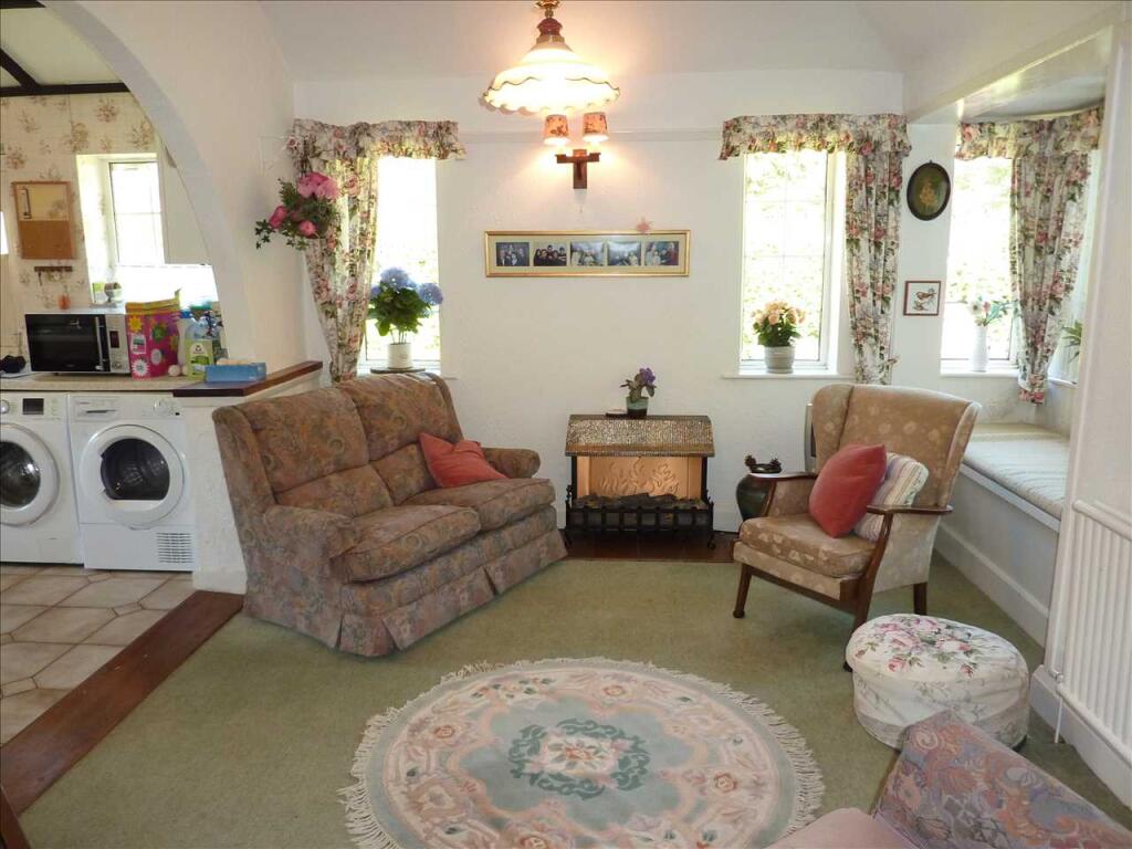 SITTING AREA