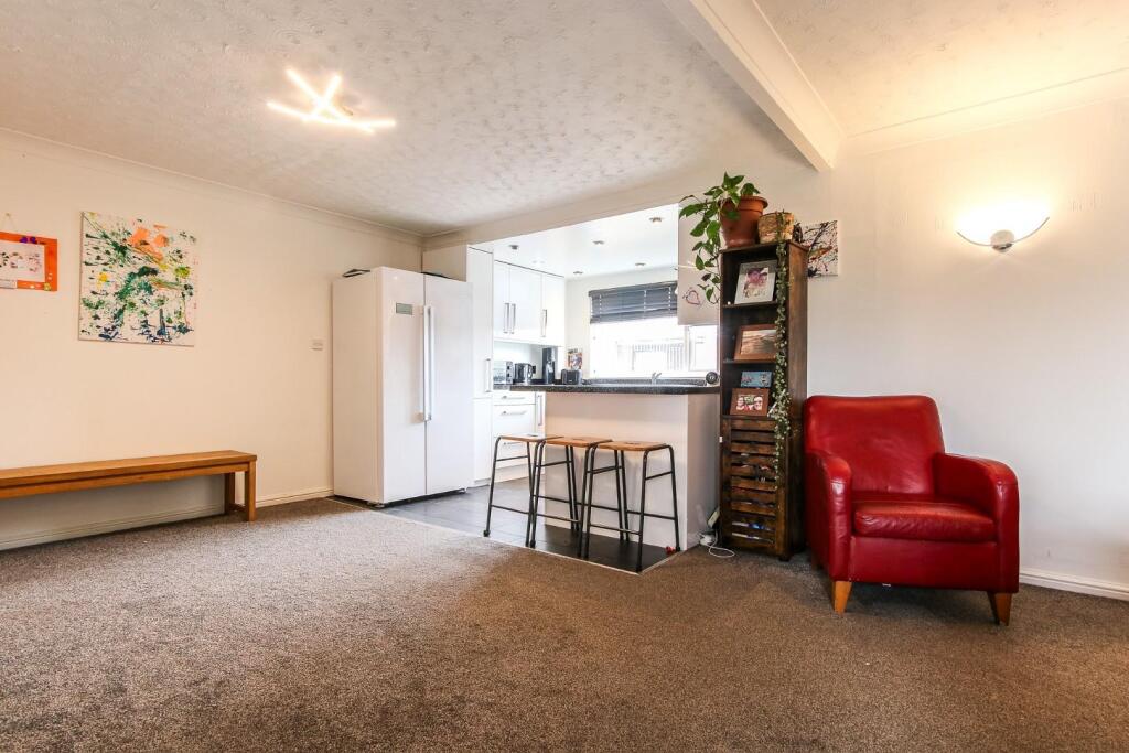 Dining / Kitchen Area