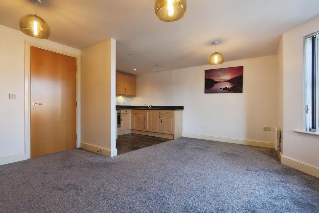 Lounge / Kitchen