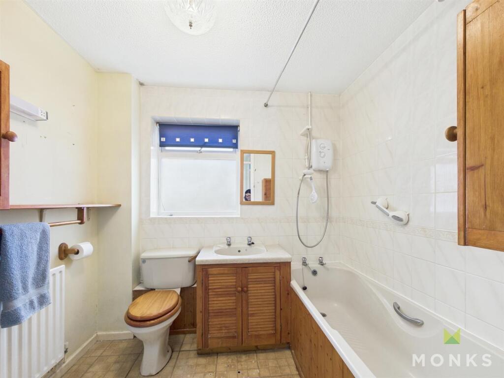 CAM01348G0-PR0602-STILL004.jpg