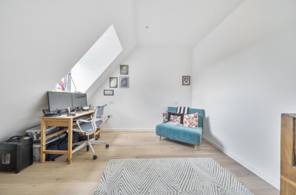 1328342-27-687e27...