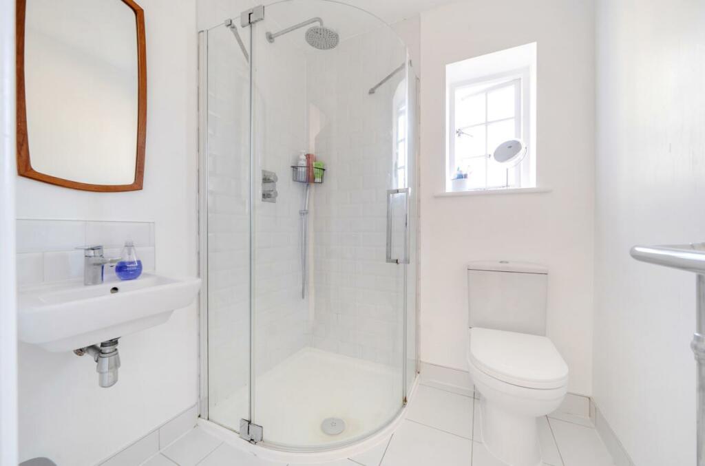 Little Manor, Wolston