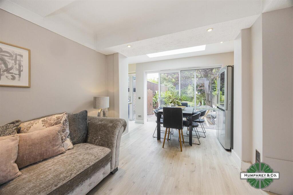 564 Upper Brentwood Road -025.JPG