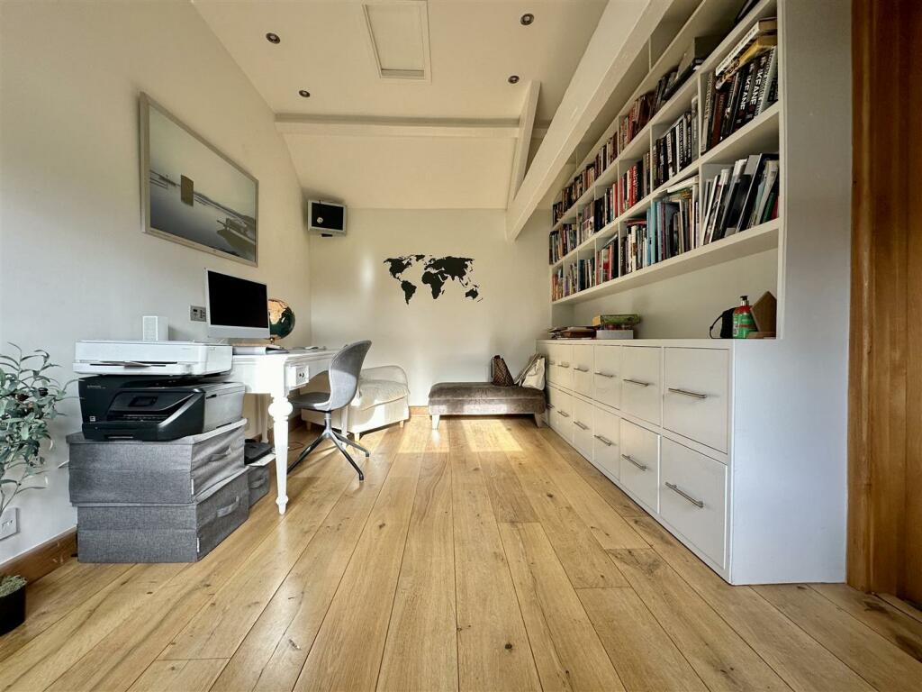 Library/Study